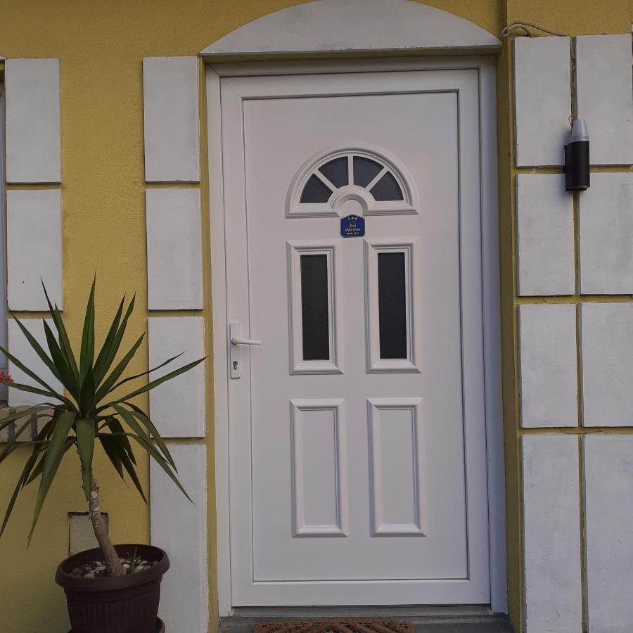Flora Novi Sad Apartman Kültér fotó